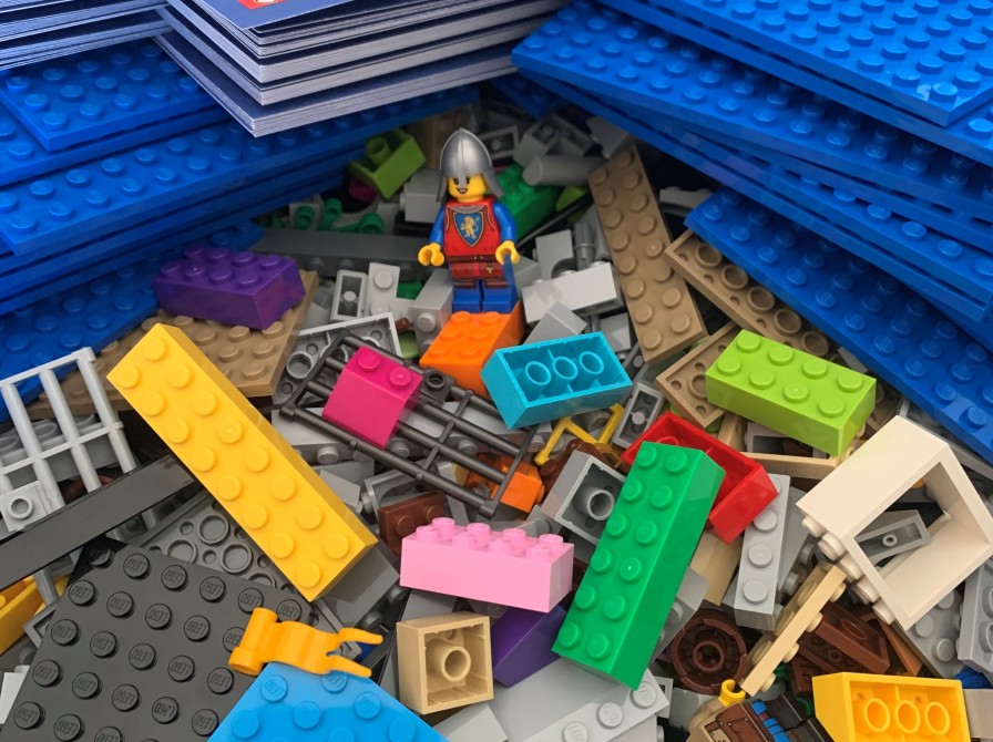 Børnearrangement med legoklodser